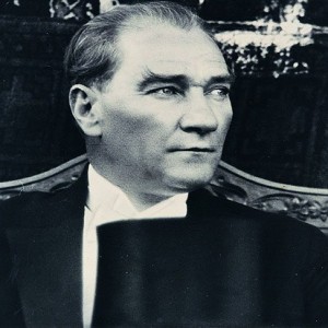 Benzersiz Atatürk – Daver Darende
